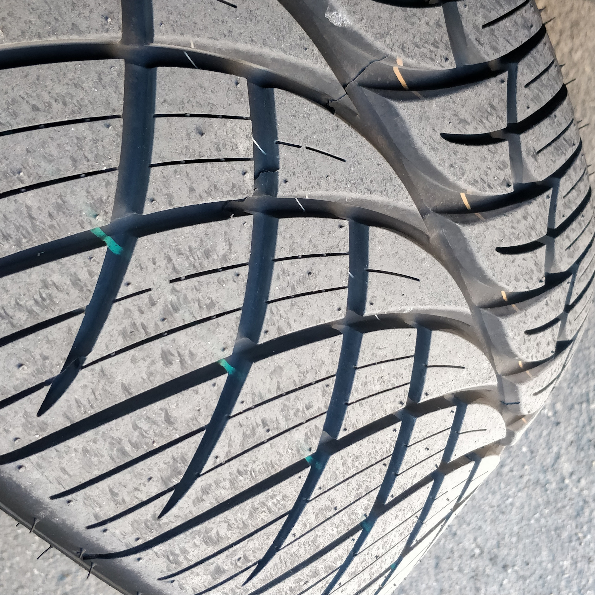 Резина nitto nt420s. Nitto nt420s. Nitto NT 420. 255/50 R18 Nitto nt420s 106v. Шины Nitto nt420s.