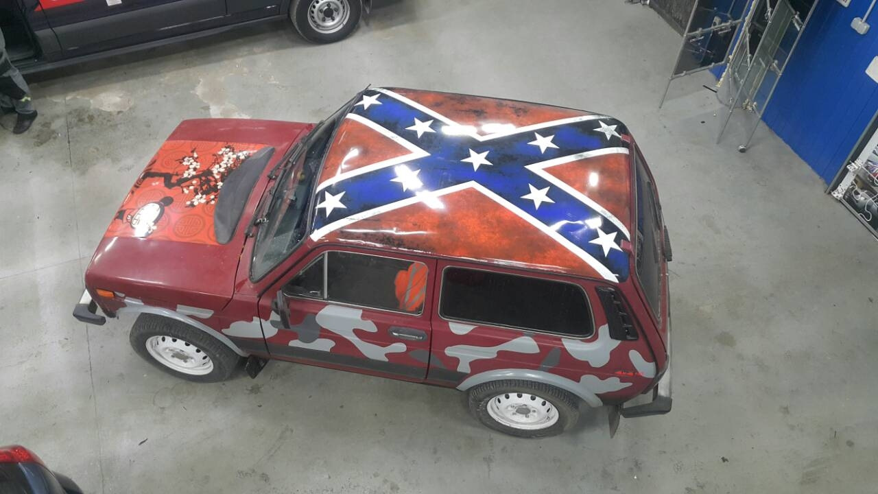 Наклейка на крышу. Флаг Конфедерации на авто. Наклейки на крышу авто. Флаг Конфедерации на крышу авто. Флажок на капоте.
