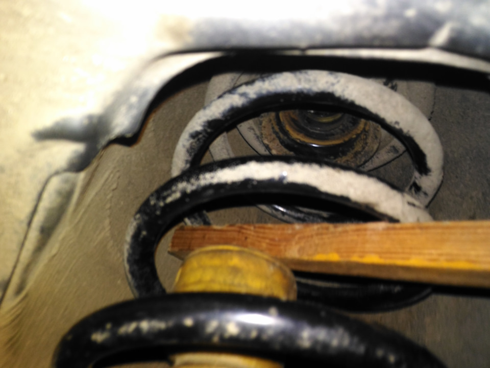 Замена пыльника амортизатора без снятия амортизатора. — Mazda CX-7, 2,5 ...