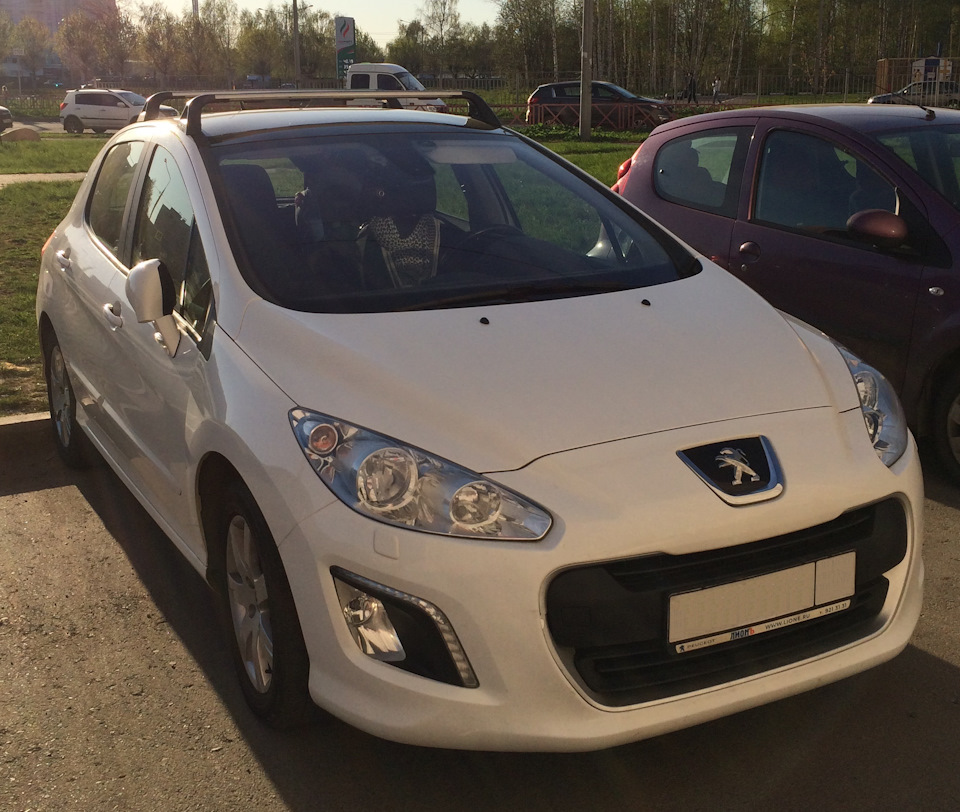Повысил практичность машины — Peugeot 308 (1G), 1,6 л, 2012 года ...