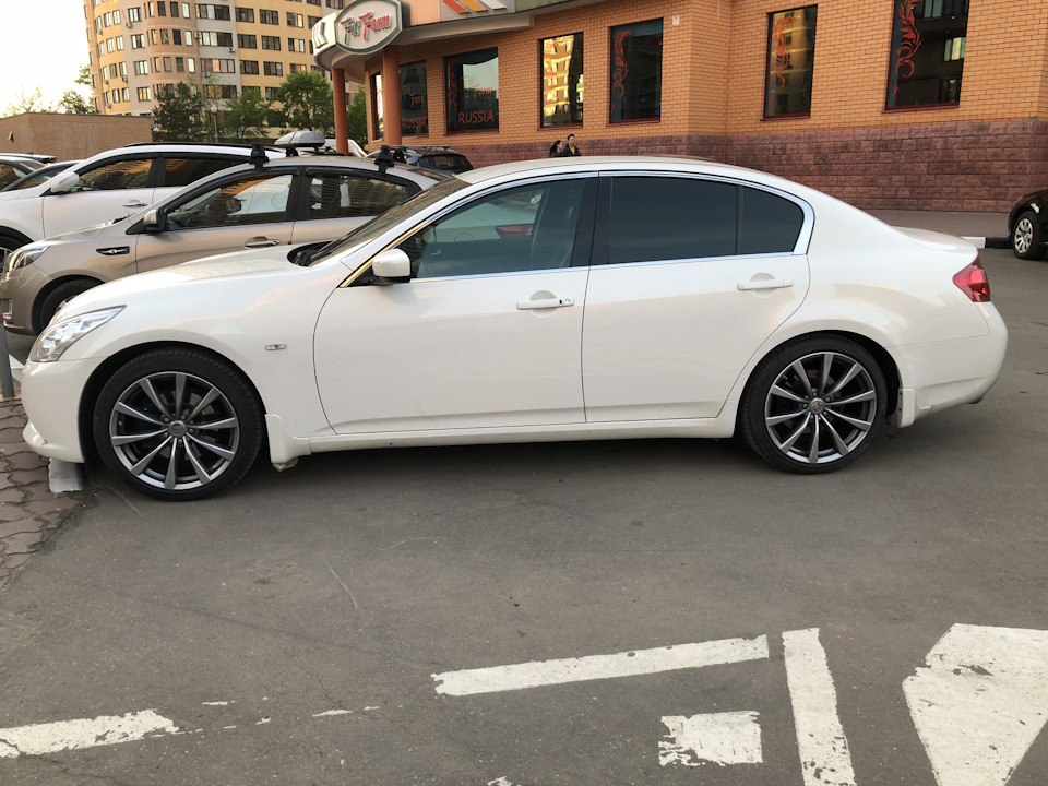 25 диски. Infiniti g25 на дисках. Infiniti g25 на дисках r20. Infiniti g25 r18 белый. Infiniti g25 диски r19.