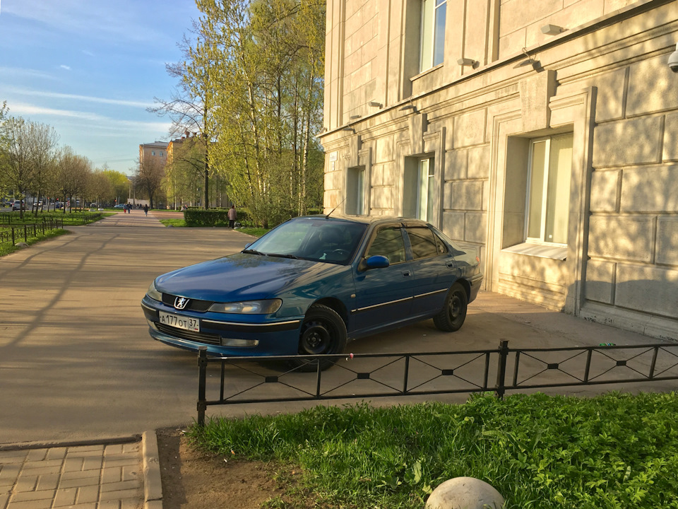 Kogda Pustaya Parkovka Peugeot 406 2 2 L 2001 Goda Na Drive2