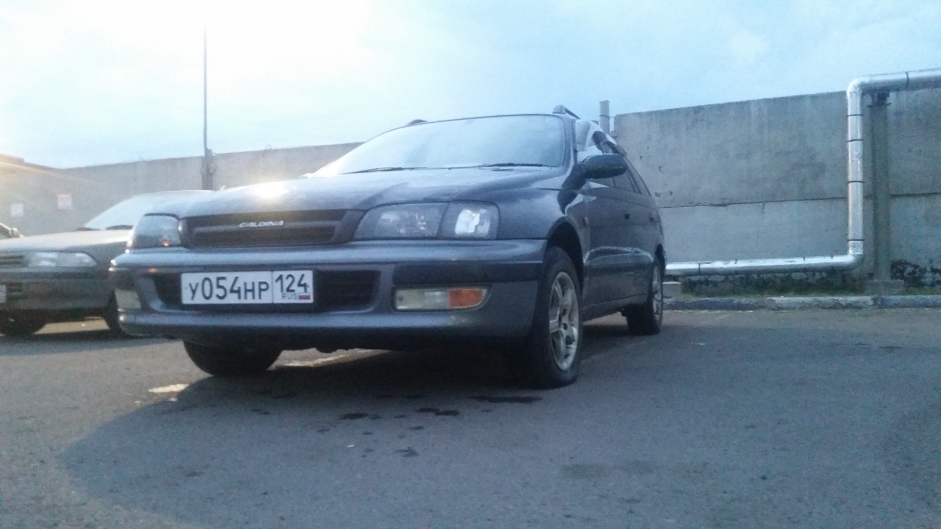 Toyota Caldina (190) 1.8 бензиновый 1997 | Двухцветная на DRIVE2