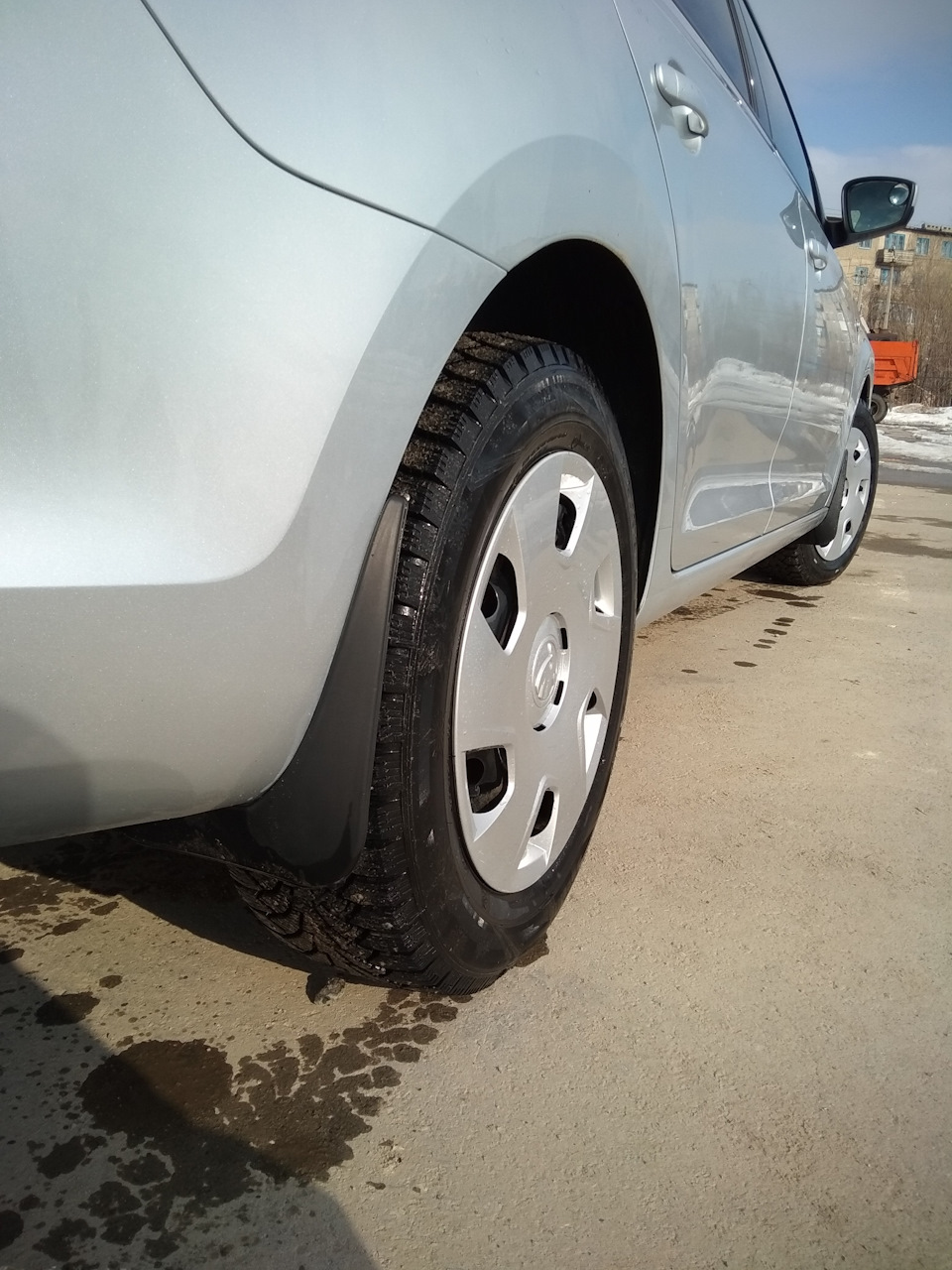 Брызговики — Skoda Rapid (1G), 1,6 л, 2015 года | аксессуары | DRIVE2