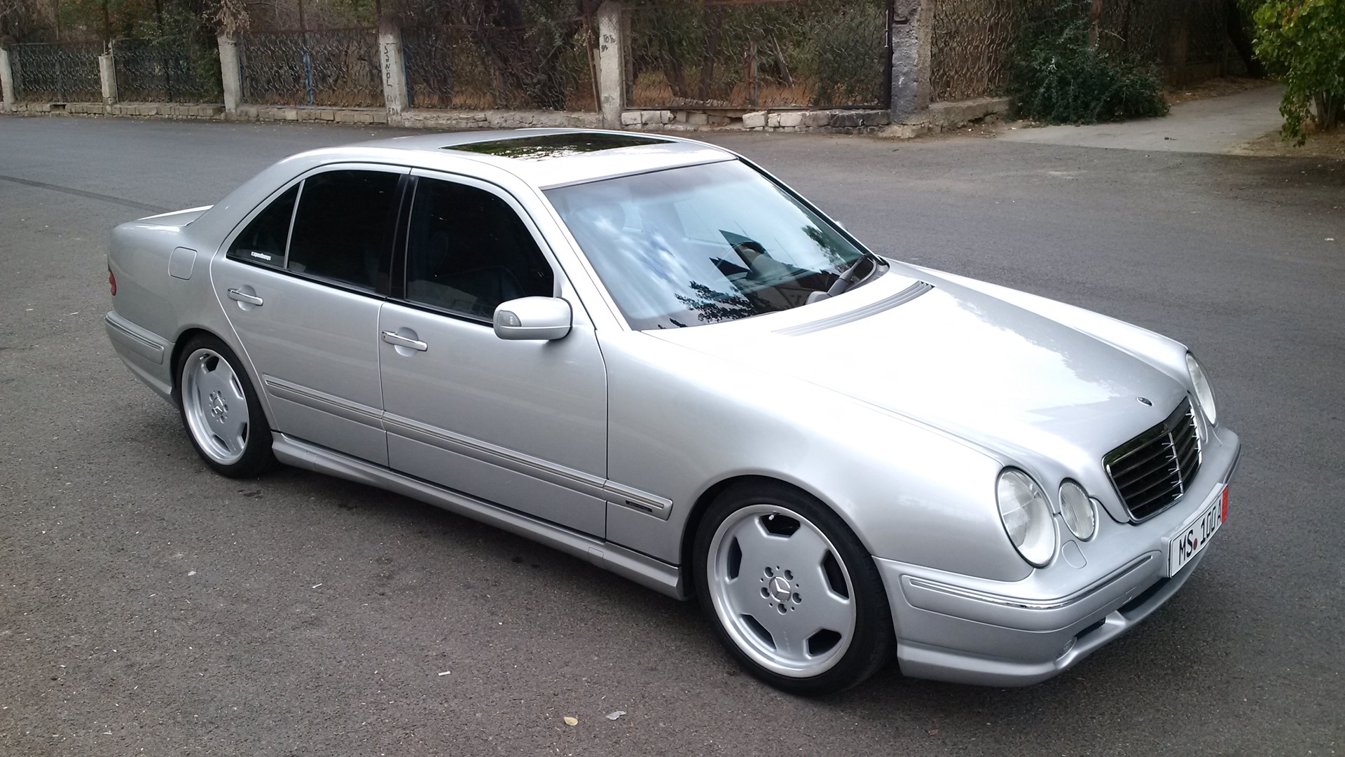 Mercedes Benz e class w210