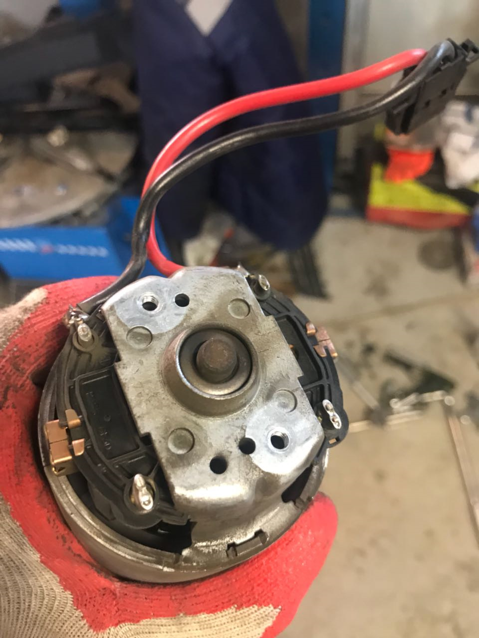 №4.Чистка моторчика печки — Audi A6 Allroad quattro (C6), 3 л, 2010 ...