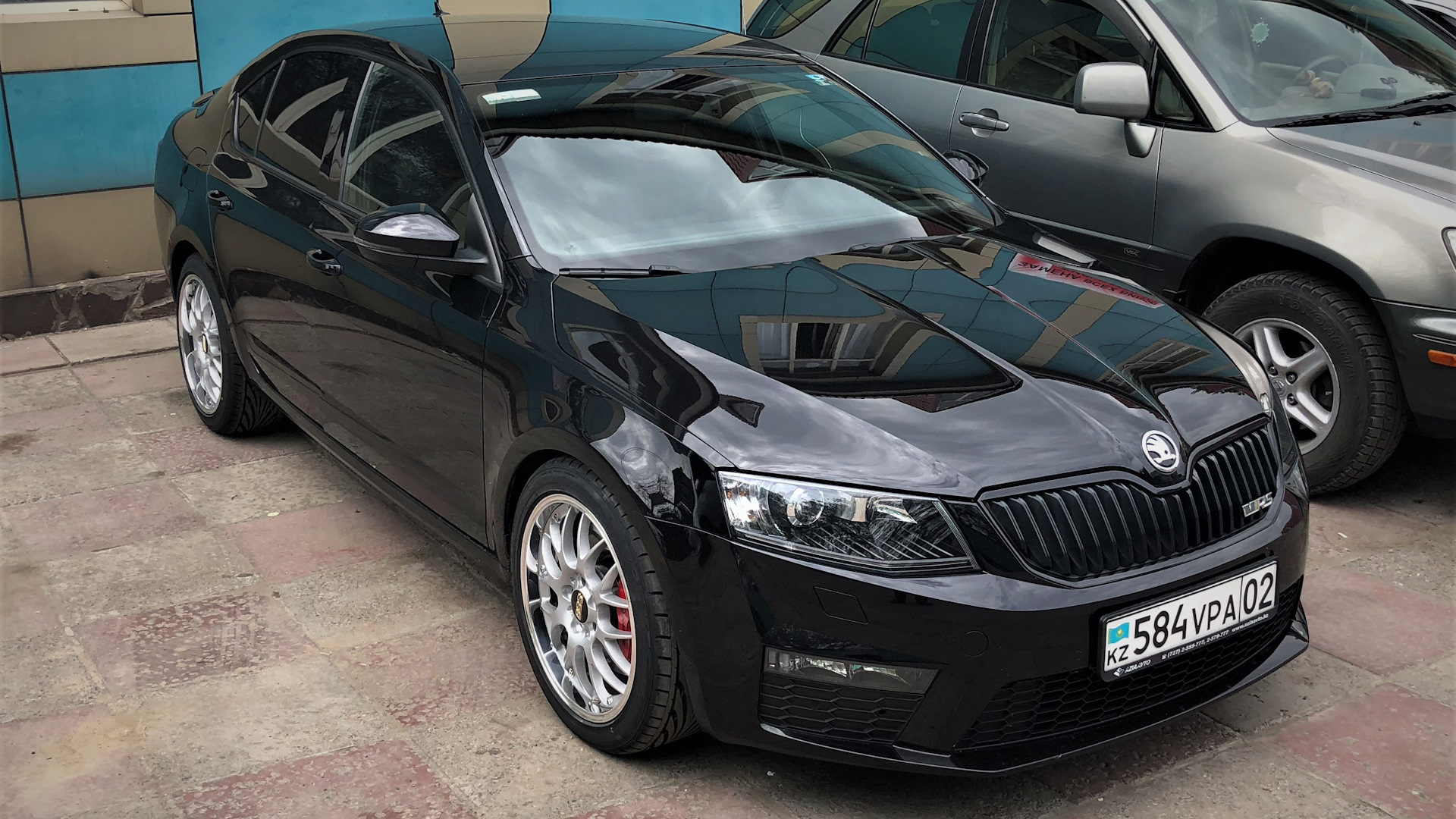 Skoda Octavia a7 RS черная