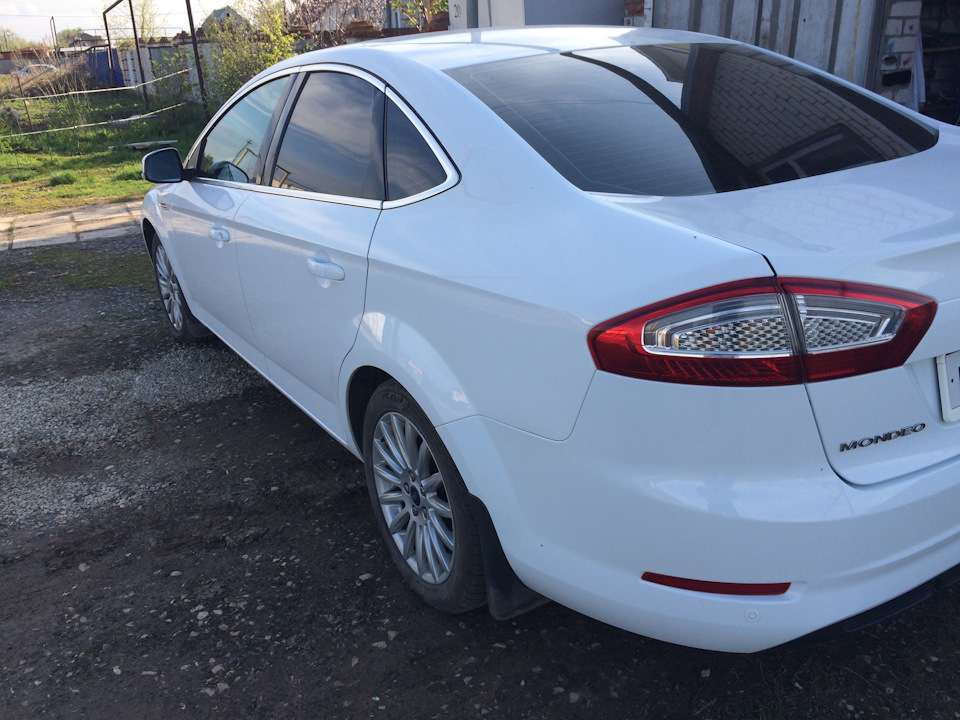 Полировка мелких царапин и сколов после заделки — Ford Mondeo IV, 2 л ...