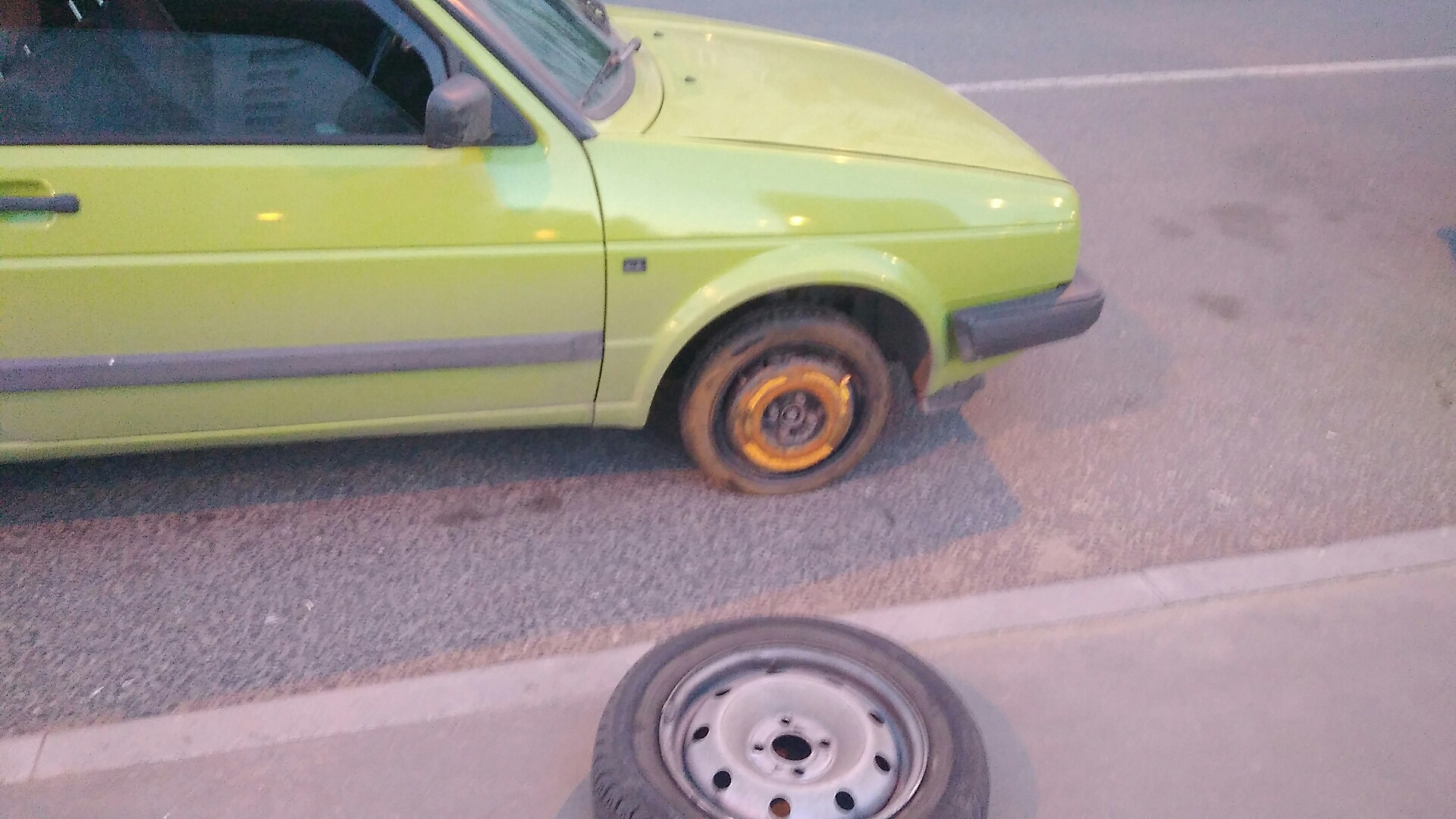 К-колесо спустило — Volkswagen Golf Mk2, 1,8 л, 1989 года | поломка ...