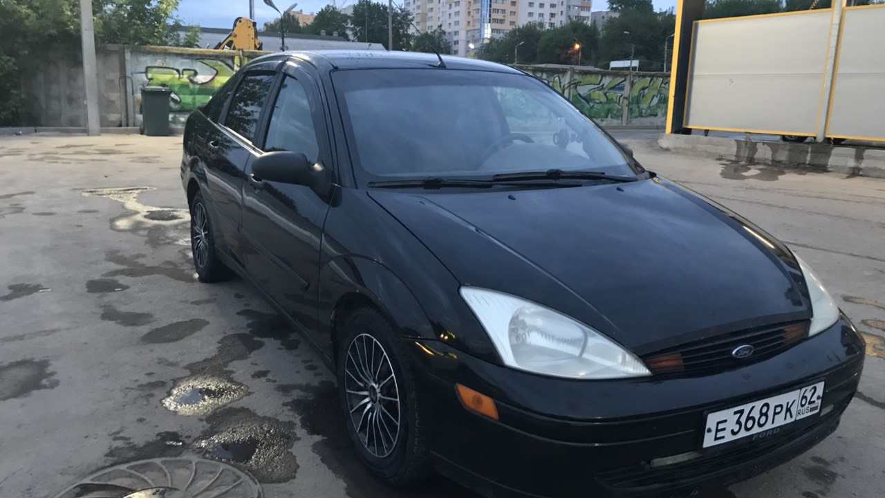 Ford focus 2003 2. Форд фокус 2 седан 2000. Форд фокус 1 американец 2л. Форд фокус 1. Американский форд фокус 1.