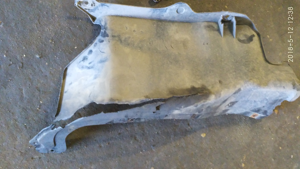 Замена защитного кожуха клинового ремня. — Volkswagen Golf Mk4, 1,9 л ...