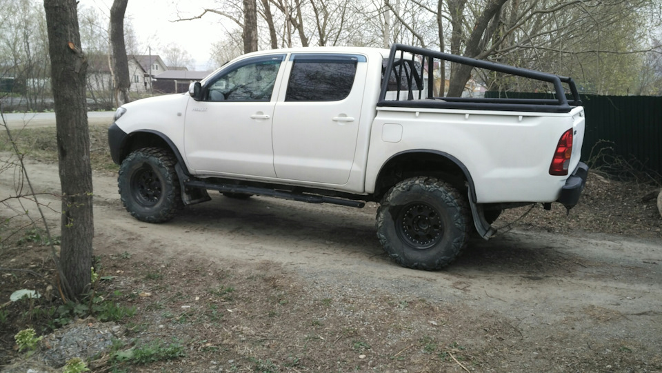 Фото в бортжурнале Toyota Hilux (7G)