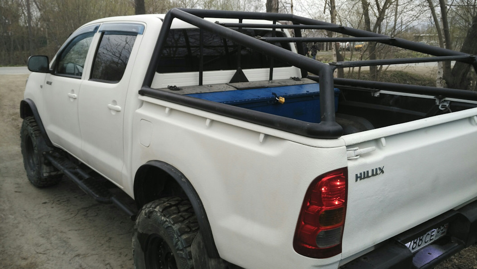 Фото в бортжурнале Toyota Hilux (7G)