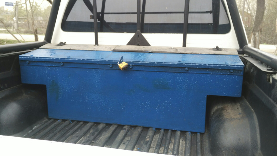 Фото в бортжурнале Toyota Hilux (7G)