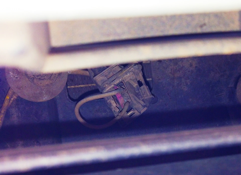 Продолжаем обнаруживать классические болячки Пежо — Peugeot 307, 2 л ...