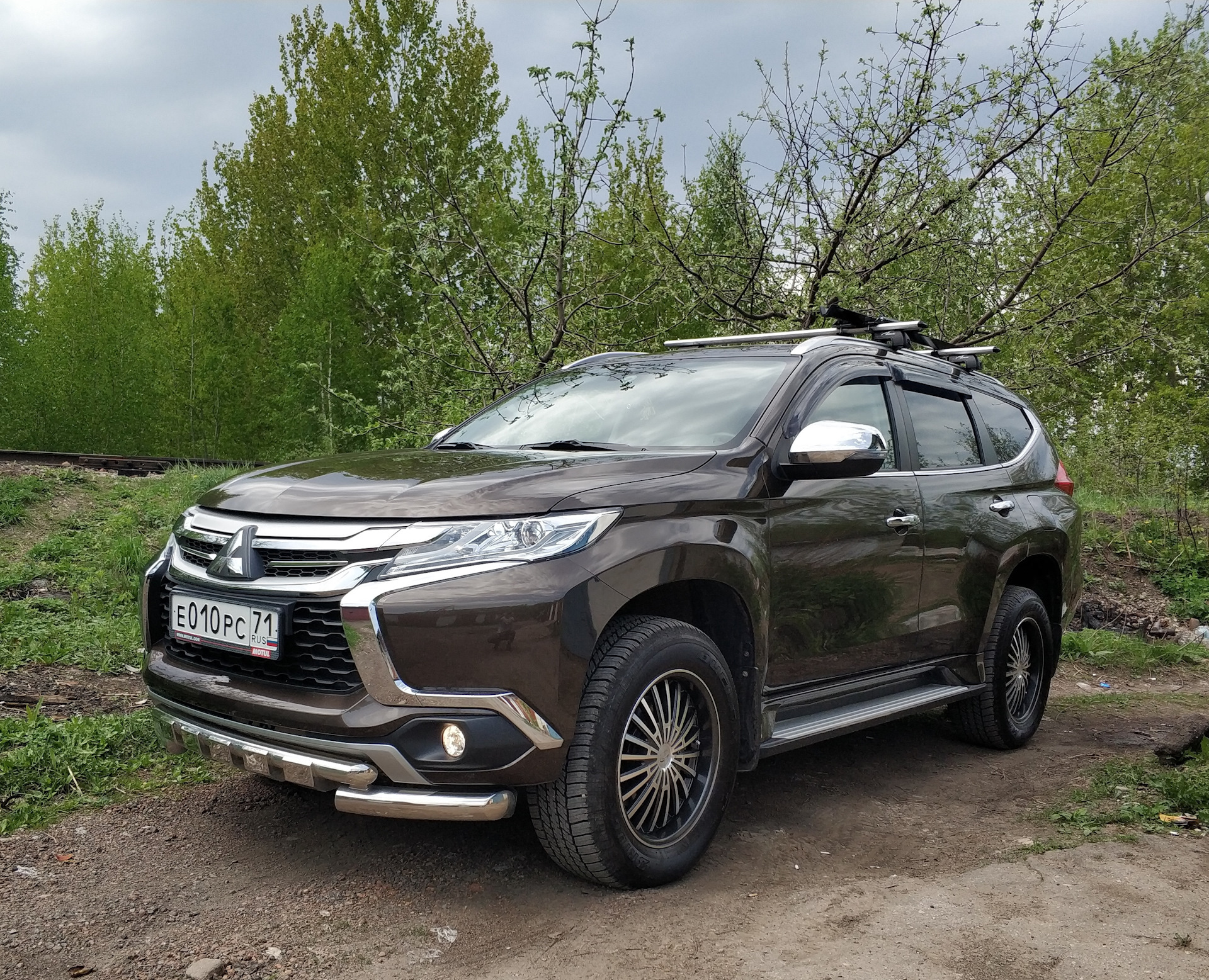 Mitsubishi Pajero Sport обвес