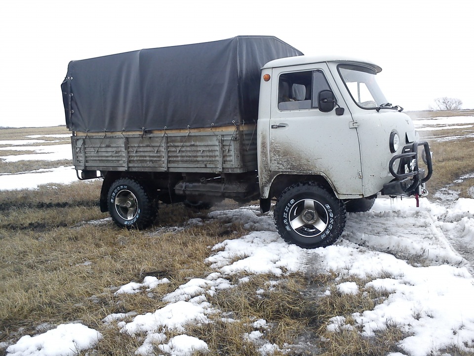 Дром иркутск уаз 3303 бортовой. УАЗ 3303 головастик. Удлиненный УАЗ 3303 бортовой. УАЗ головастик 3303 фермер. УАЗ головастик 3303 2021.