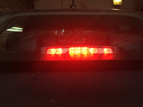 Стоп сигнал шевроле круз седан. Стоп сигнал шевроле круз седан. Дополнительный стоп сигнал cruze. Задняя ресничка стоп сигнала шевроле каптива с100. Дополнительный стоп сигнал шевроле круз седан артикул.