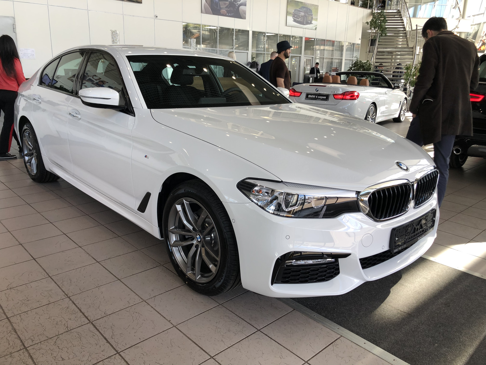 Bmw 5 g30 white. Mercedes g63 amg. белая g. Bmw 520 g30 белая. белая g.