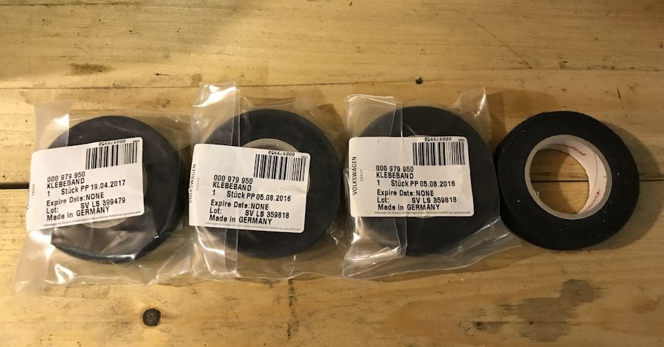 Эта будет использоваться точечно — для проводов — Audi Allroad (C5). Запчасти на фото: 000979950