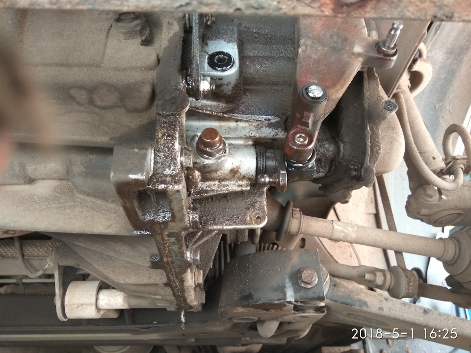 Пролил очистителем — Ford Fiesta (Mk V)