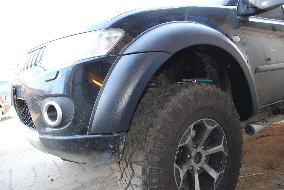 Расширители Паджеро Спорт 2. Установка. — Mitsubishi L200 (4G), 2,5 л ...