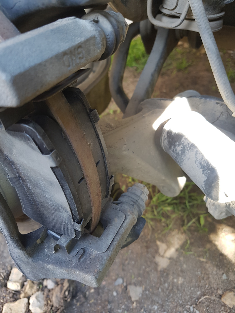 Замена задних колодок без ВАСИ — Volkswagen Passat Alltrack (B7), 2 л ...