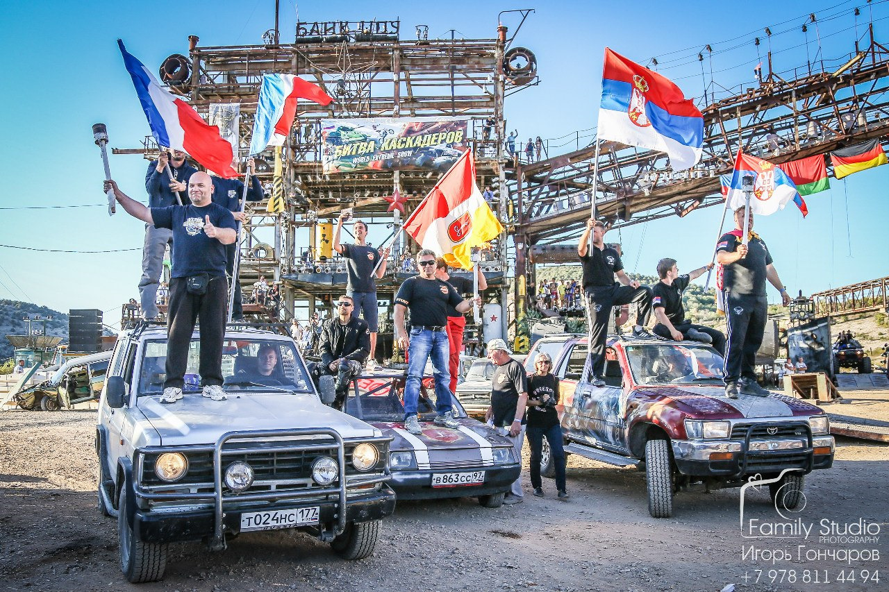 Каскадерское шоу в Глобал Вилладж где.