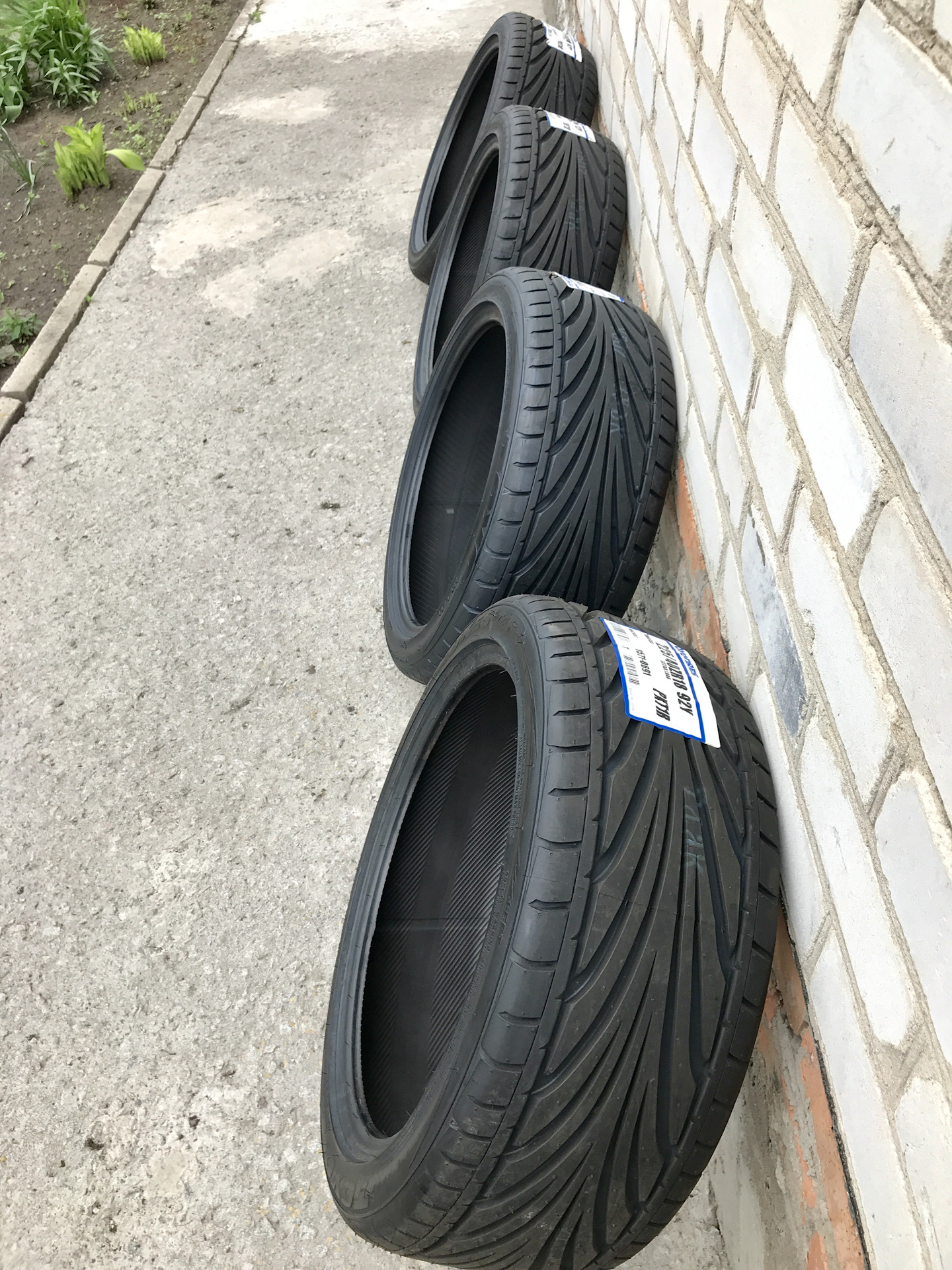 Toyo 225 50 r17