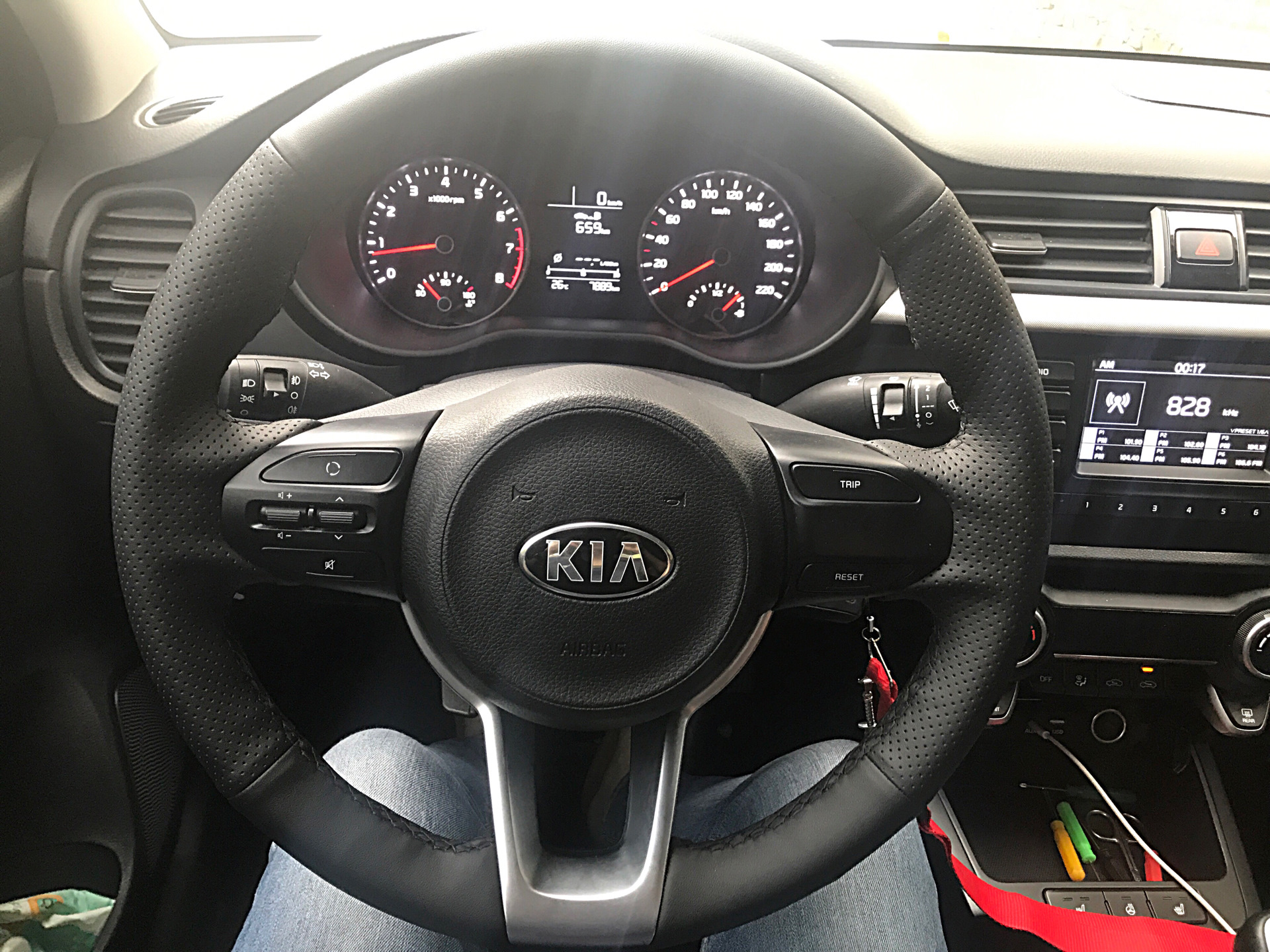 ПОШИВ РУЛЯ — KIA Rio (4G), 1,6 л, 2017 года | тюнинг | DRIVE2