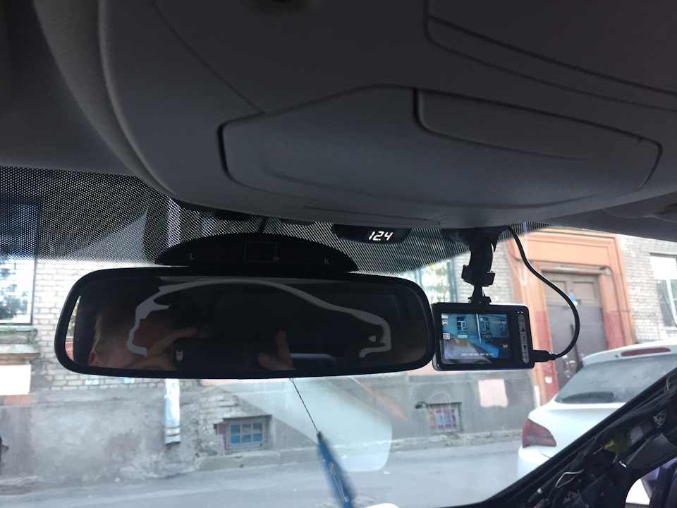 Ну и собственно сам результат ) Пускай пока здесь повисит, хоть перед глазами не маячит, потом может приколхожу его за зеркало ))) — Ford Focus Hatchback III