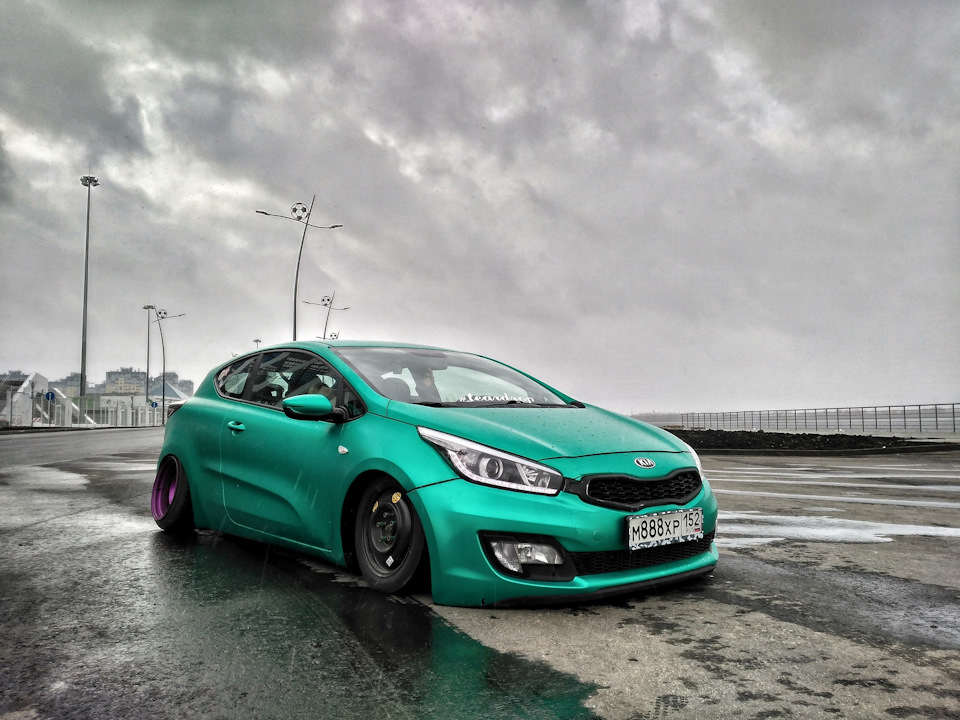 Kia Ceed салатовая