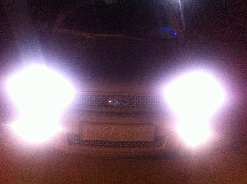Замена ламп в противотуманных фарах — Ford Fusion, 1,4 л., 2006 года ...
