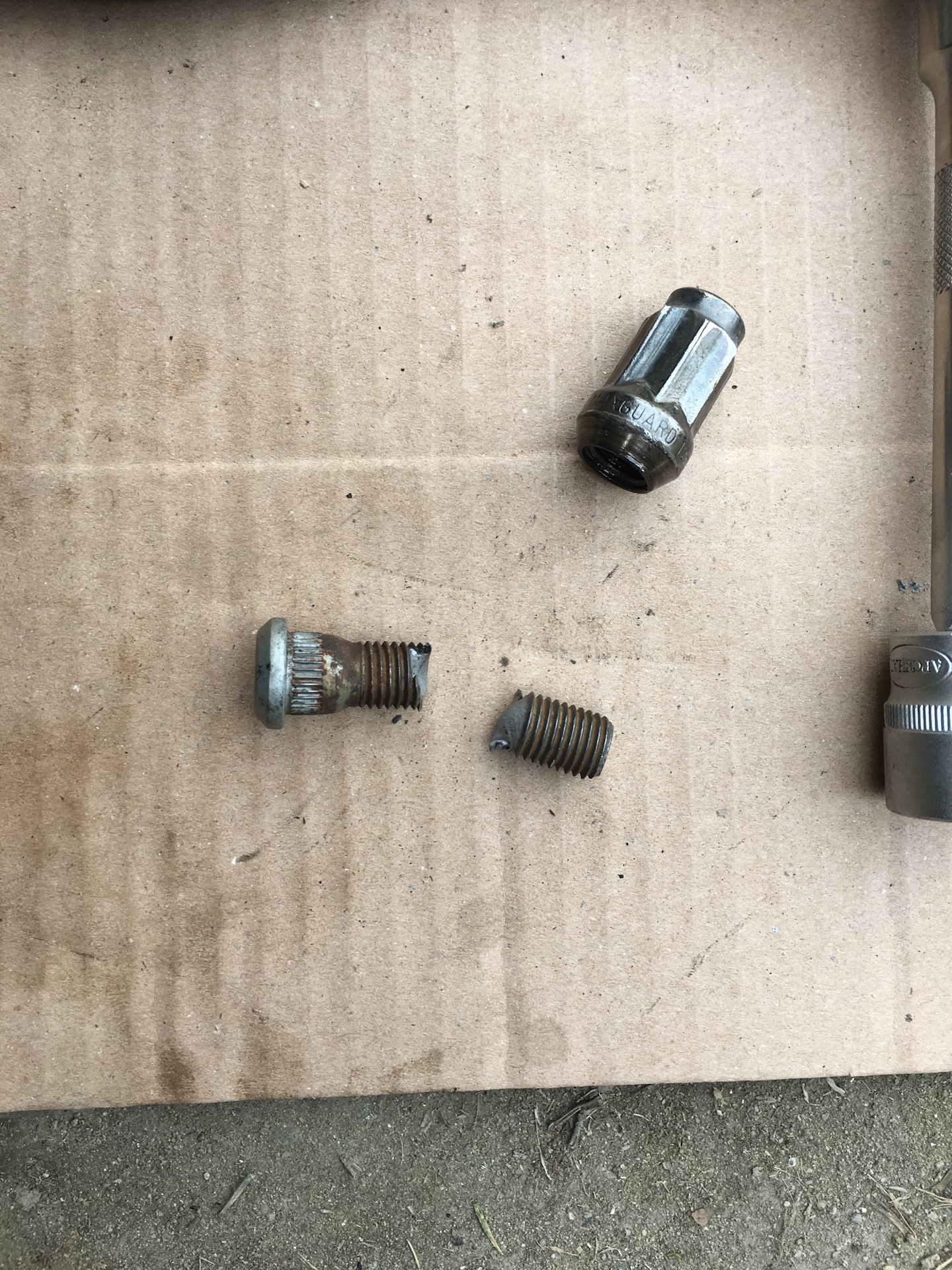 32. ТО задних дисковых тормозов. — Toyota Corolla Fielder (E130), 1,5 л ...