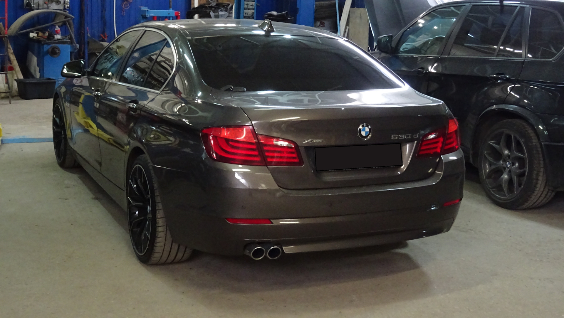 Bmw m5 f10 белая. Bmw 5 f10 hamann. Bmw m5 hamman. бмв м5 ф10 в обвесе. Bmw m4 liberty walk.