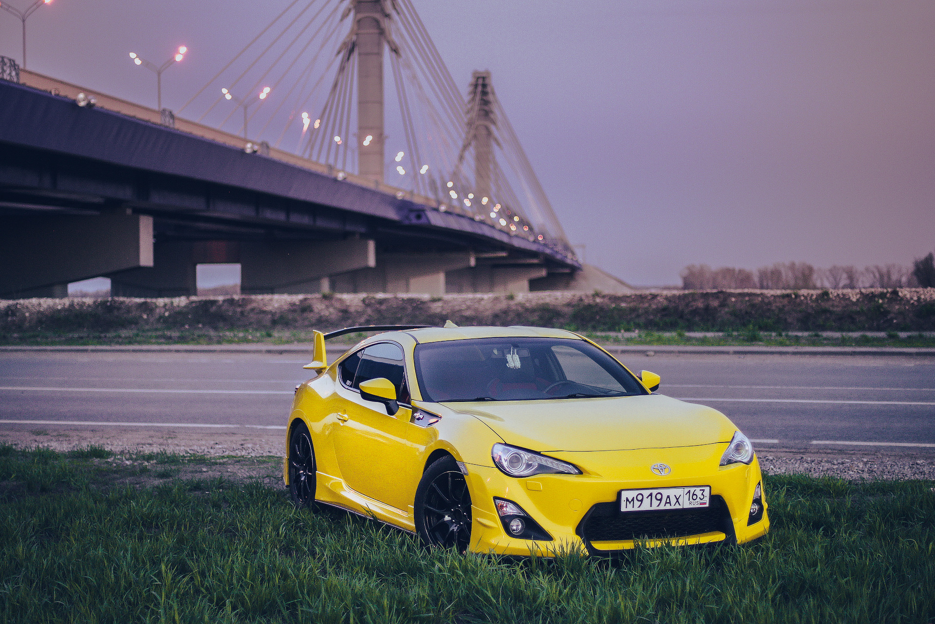 Тойота gt 86 ночью