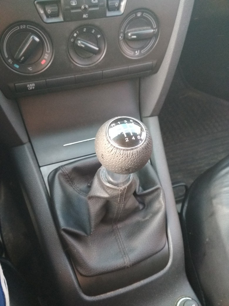 Ручка МКПП от ауди с али — Skoda Octavia A5 Mk2, 1,8 л, 2007 года ...