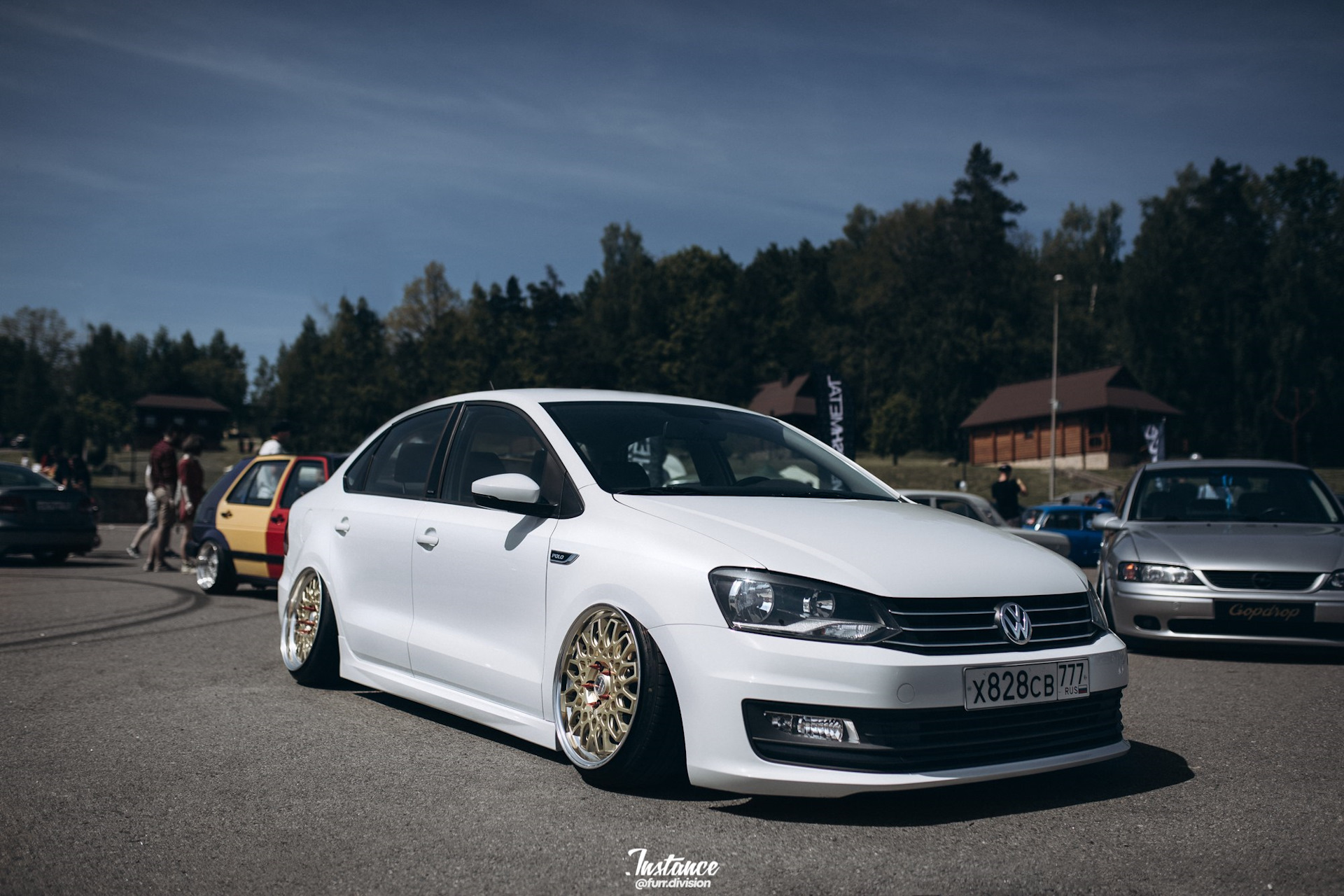 Volkswagen Polo sedan stance