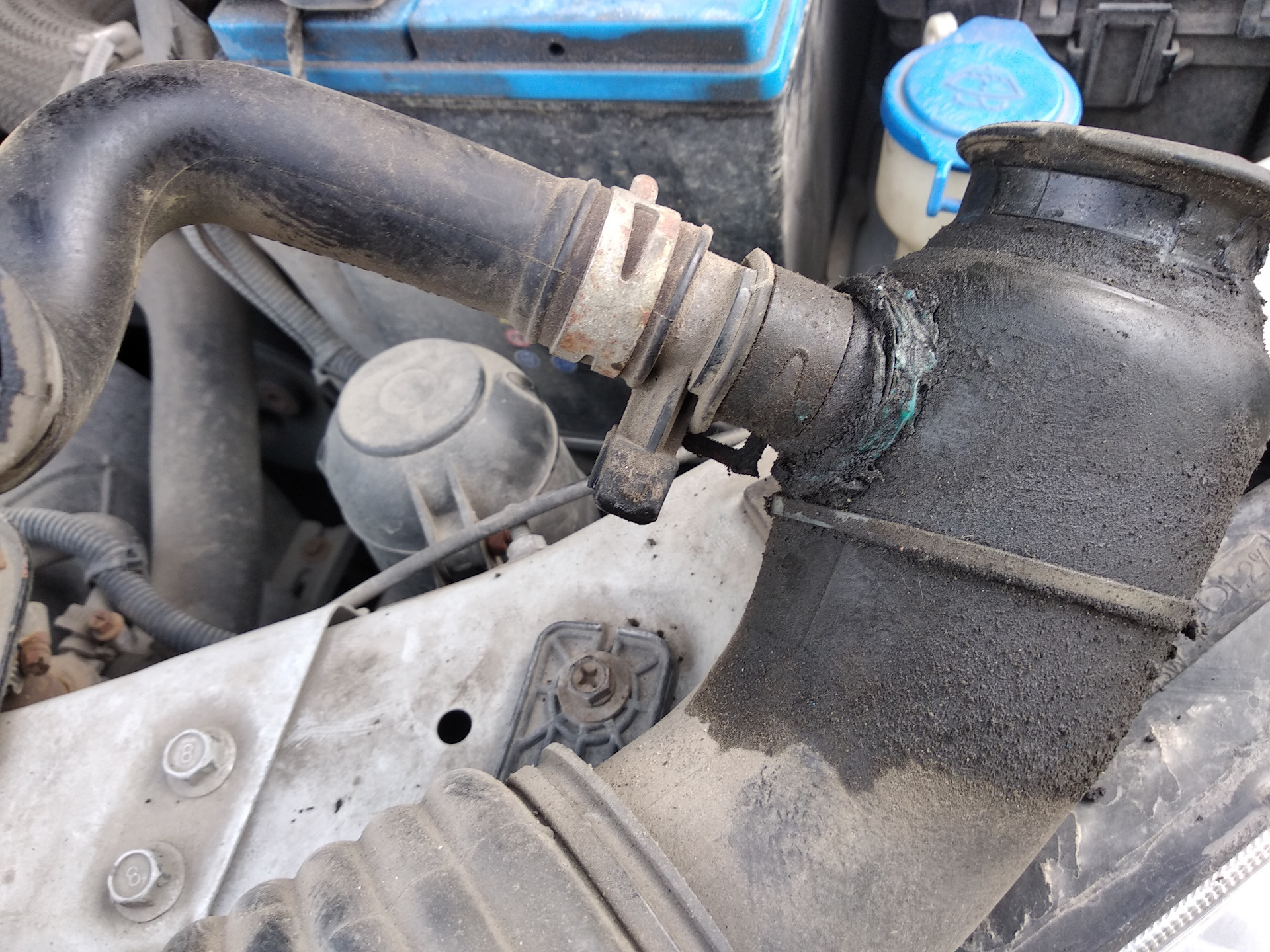 замена патрубка турбины. замена патрубка турбины. ниссан патфайндер 2. патрубок турбины 1. патрубок интеркулера ej205.