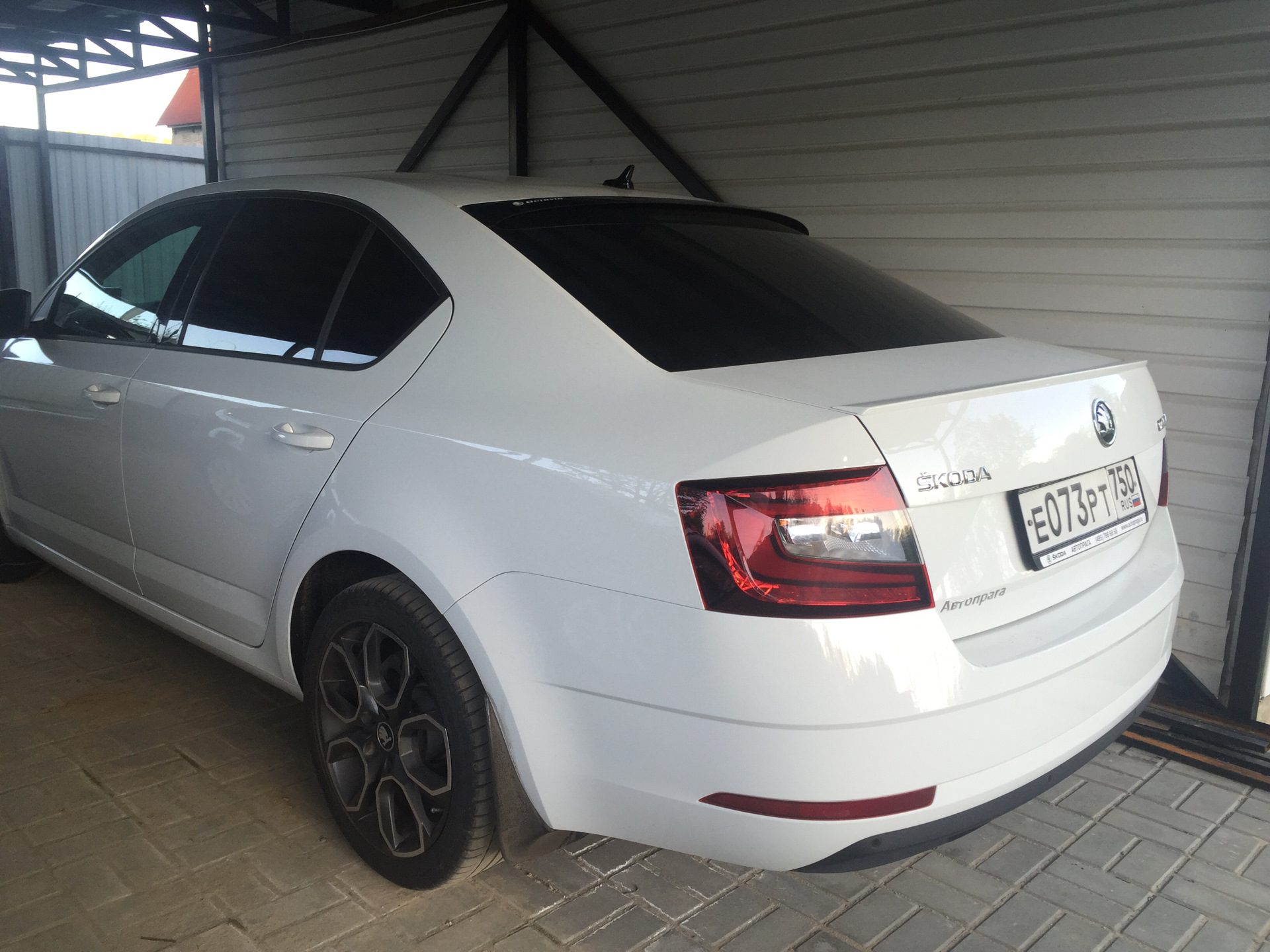 плавник на skoda octavia a7 плавник на skoda octavia a7
