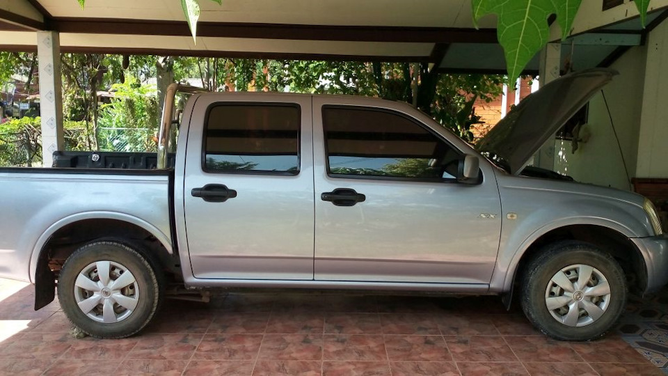 Isuzu D-Max 2.5 Турбо Праворульная