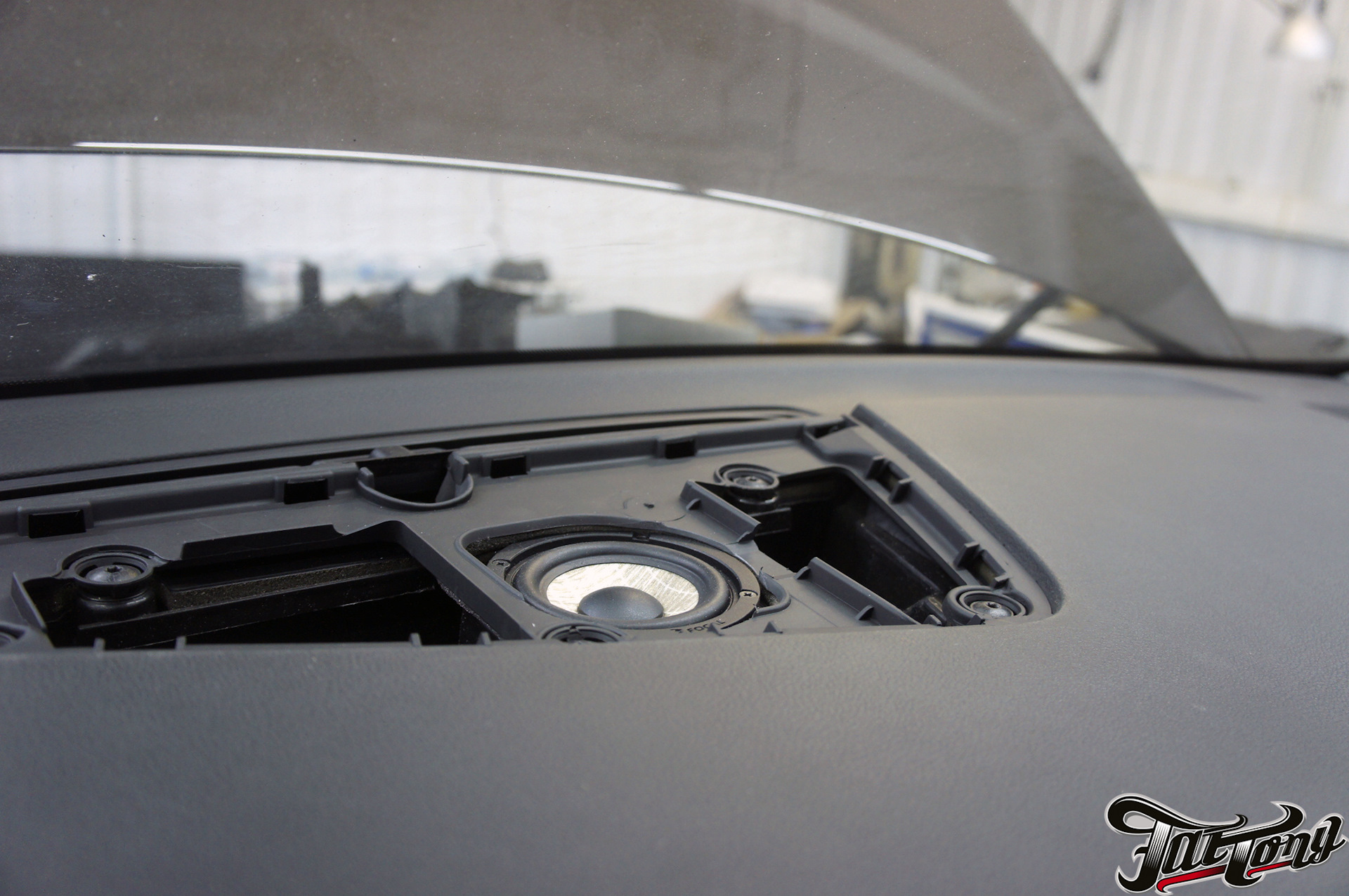 Центральный динамик Audi q5 2013