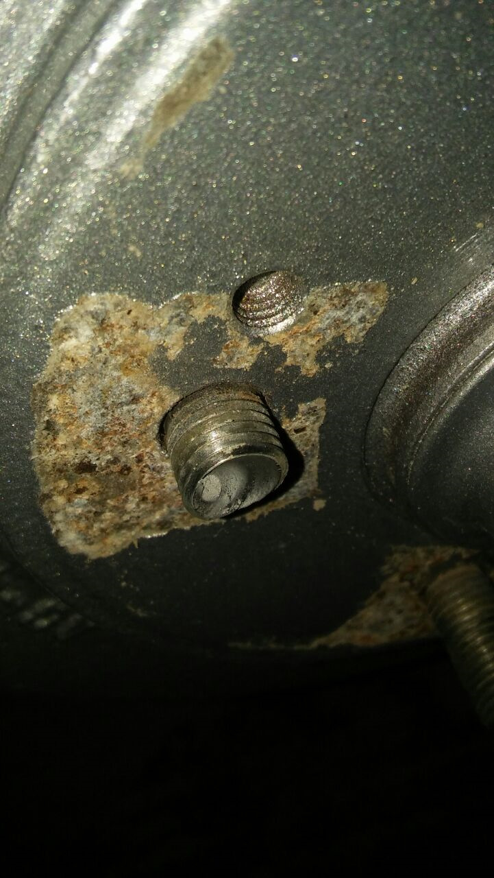 замена сломанной шпильки — Honda Civic Ferio (7G), 1,5 л, 2001 года ...