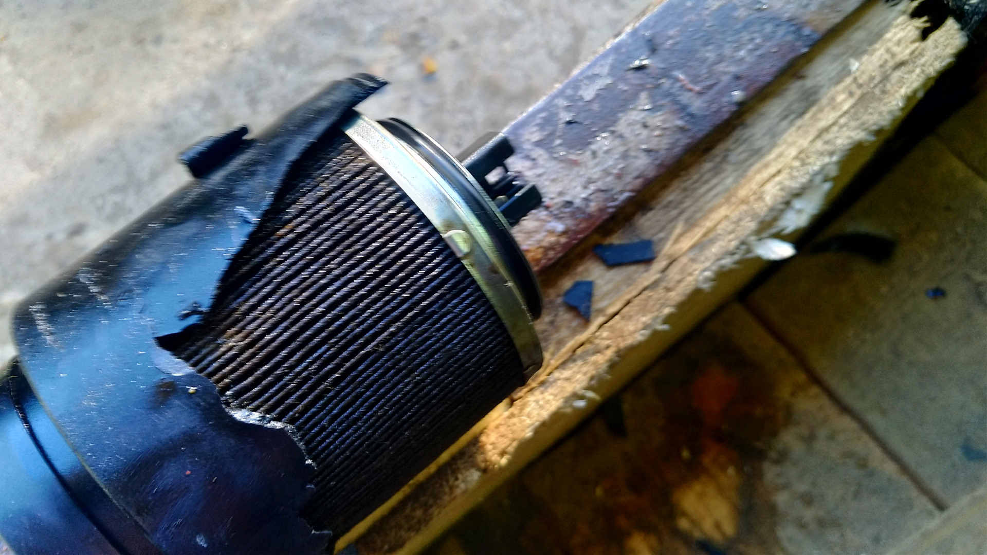 Смена топливного фильтра! — Toyota Avensis II, 1,8 л, 2007 года ...