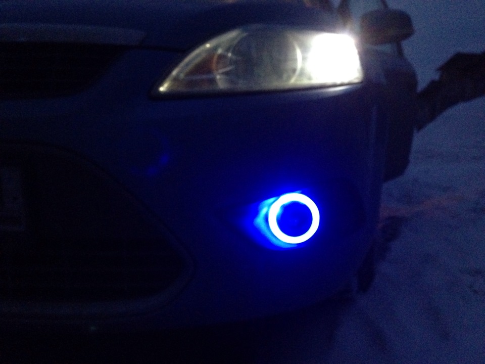 Ангельские глазки в ПТФ — Ford Focus Hatchback II, 1,6 л, 2008 года ...