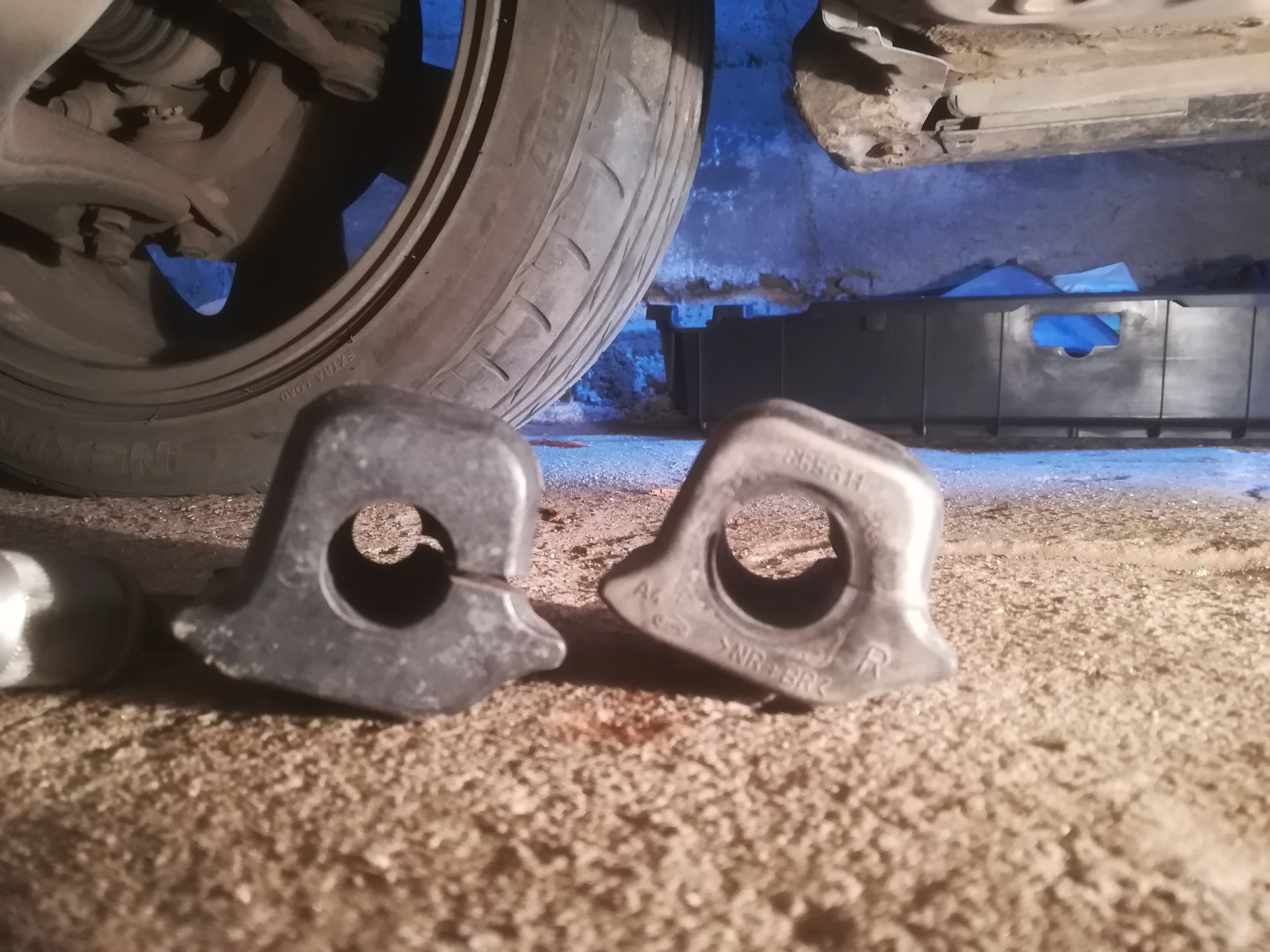 Втулки стабилизатора приус 30. Втулки стабилизатора тойота приус. Втулки стабилизатора приус 30. Втулка стабилизатора prius 30. Втулки стабилизатора тойота 30.