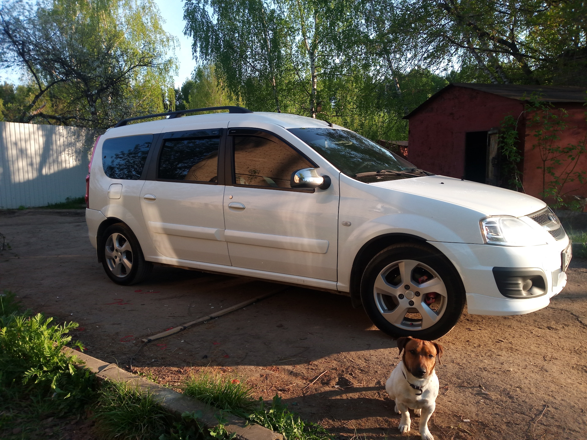 Молдинги в цвет кузова — Lada Ларгус, 1,6 л, 2015 года | стайлинг | DRIVE2