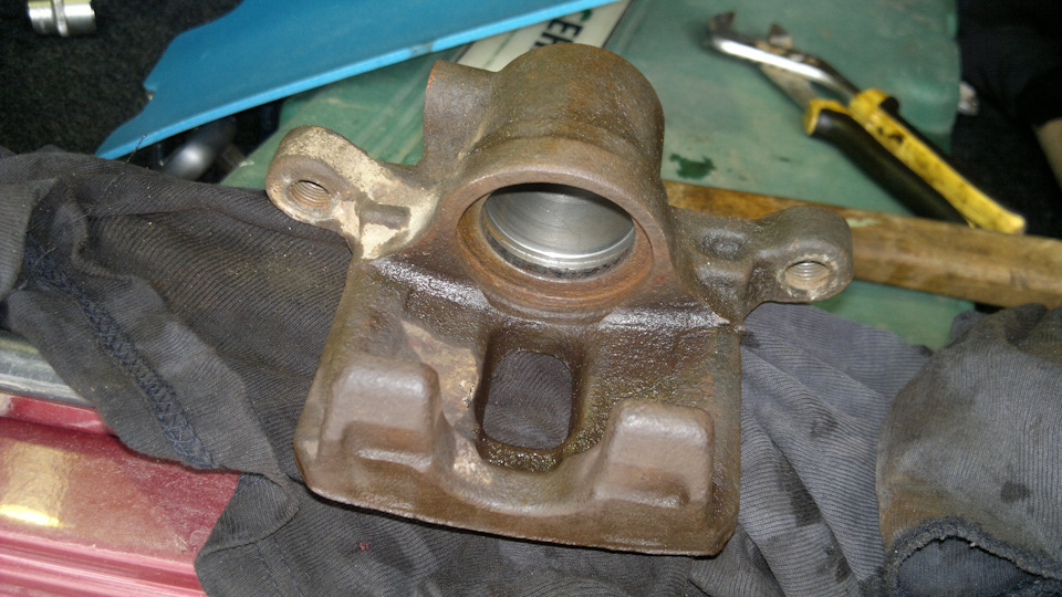 Закисший суппорт — Mitsubishi Lancer IX, 1,6 л, 2006 года | своими ...