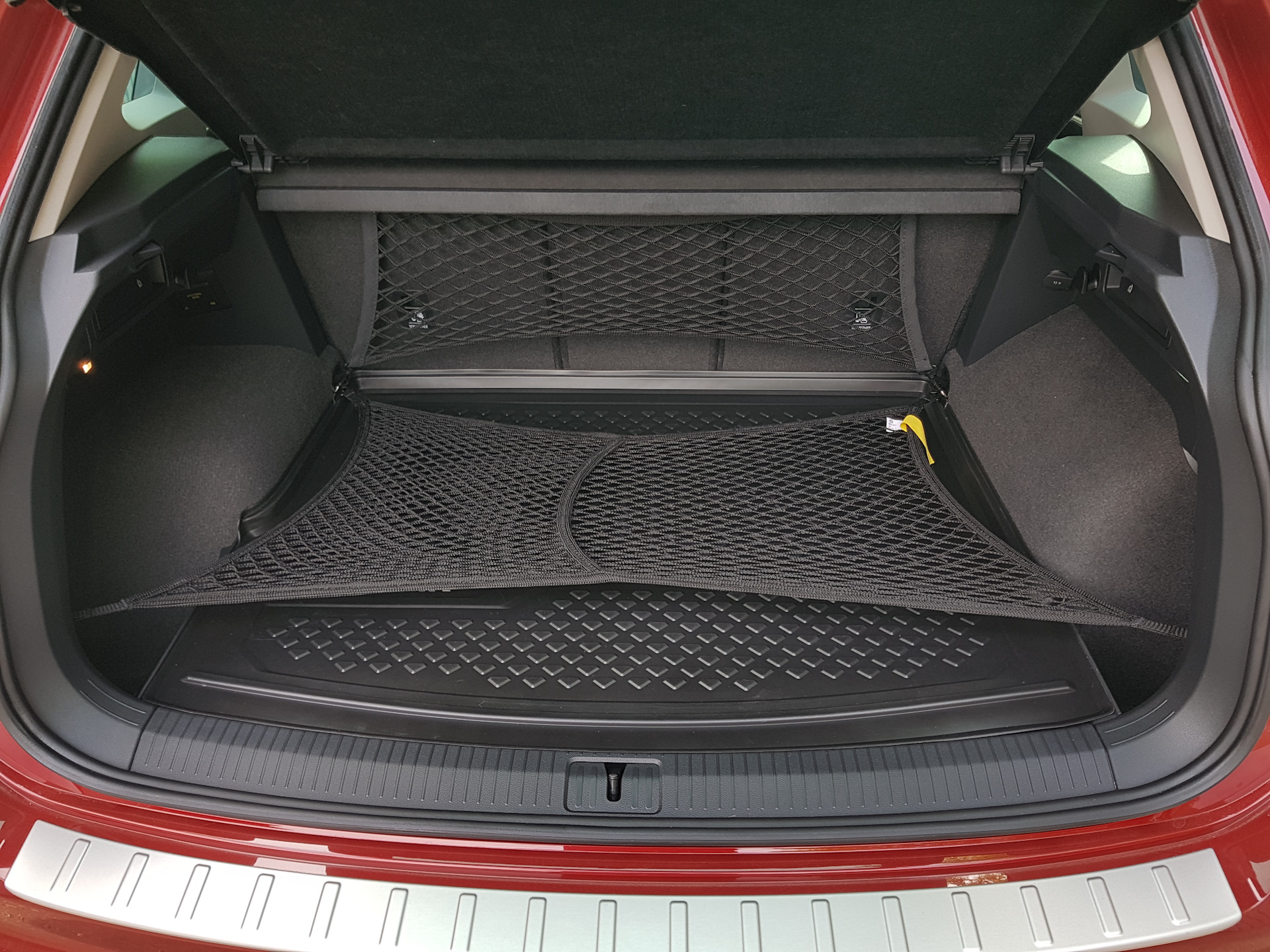 🚘 Сетки в багажник — Volkswagen Tiguan (2G), 2 л, 2017 года