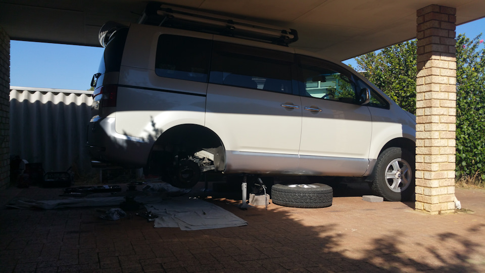 2007 MITSUBISHI DELICA D5 Ref No.0100846794 Used Cars for Sale